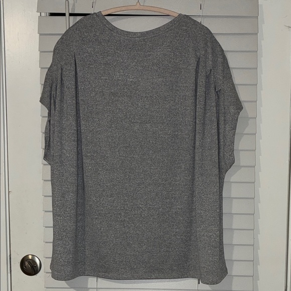 Chic Gray Women's Short Sleeve Tunic Top - Picture 7 of 7
